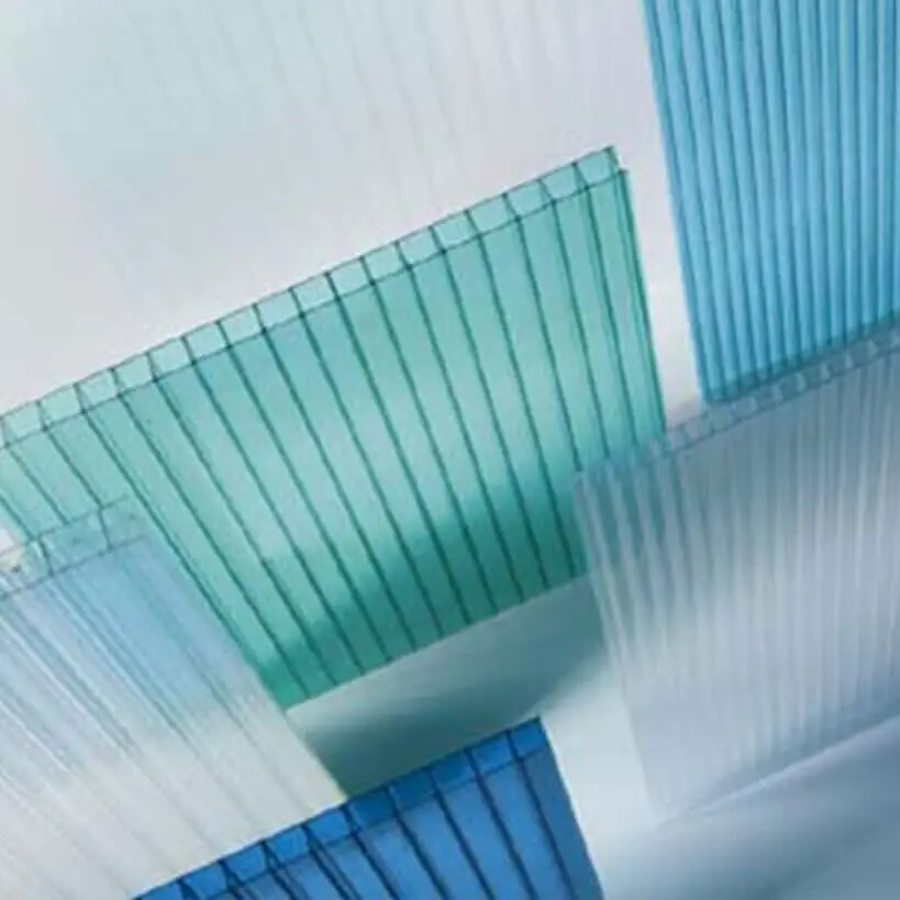 Πολυκαρβονικά φύλλα κυψελωτά - συμπαγή - κυματοειδή καθώς και όλα τα εξαρτήματα τοποθέτησής τους. Μεγάλο απόθεμα σε χρώματα, διαστάσεις και πάχη.